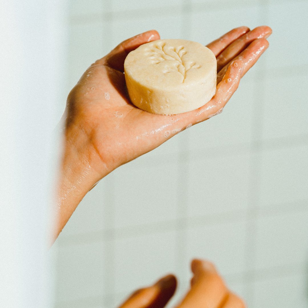 Beneficios de usar shampoo sólido - TEIA Cosméticos