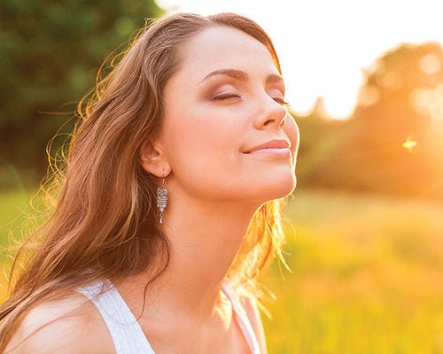 Cuida tu piel del sol aún estando en casa - TEIA Cosméticos