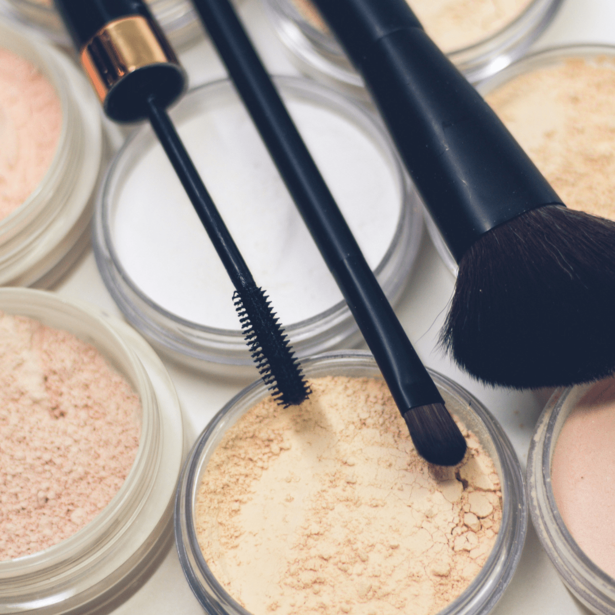 Cosmética natural vs. convencional: tabla comparativa de efectos y seguridad - TEIA Cosméticos