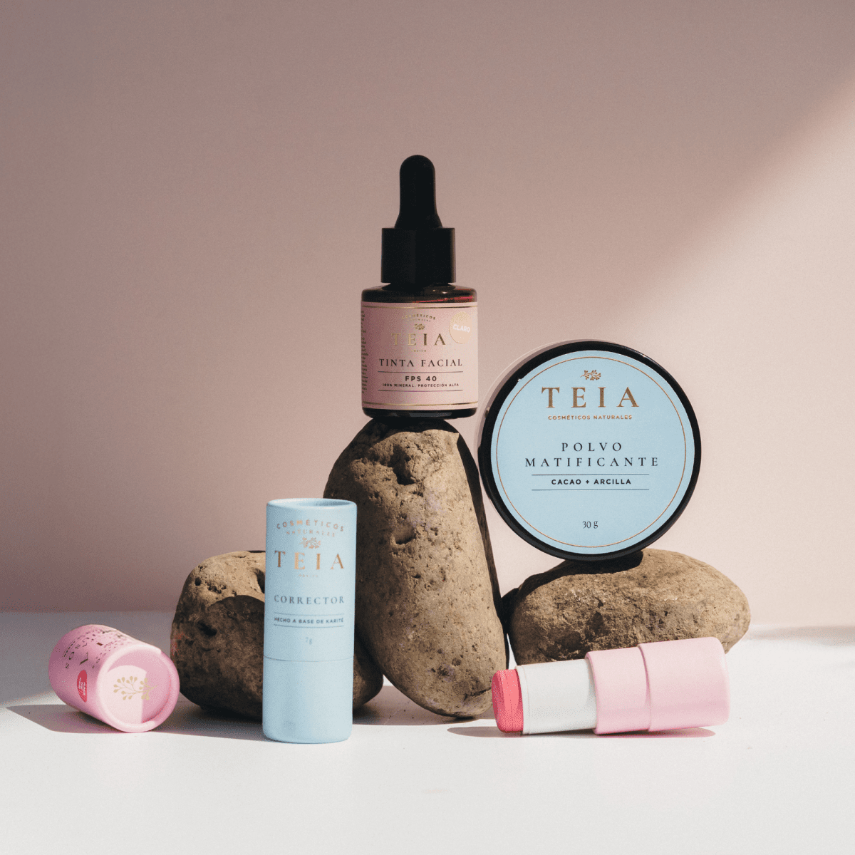 Maquillaje para Piel Seca y Sensible: cómo elegir productos que hidratan y no irritan - TEIA Cosméticos